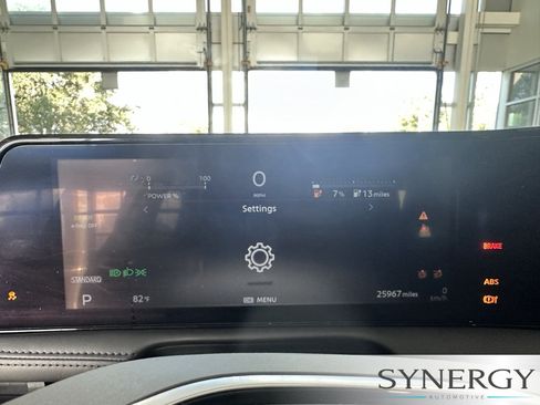 Used 2023 Nissan Ariya FWD image 17