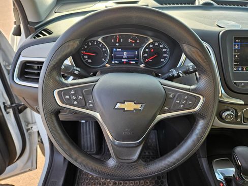 Used 2022 Chevrolet Equinox LS w/ LS Convenience Package image 14