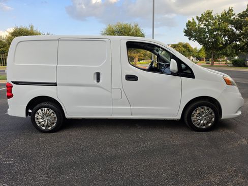 Used 2017 Nissan NV200 SV w/ Back Door Glass Package FWD image 8