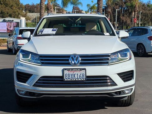 Used 2016 Volkswagen Touareg Sport image 2