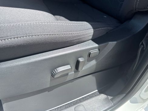 Certified 2025 Nissan Frontier SV w/ SV Convenience Package RWD image 23