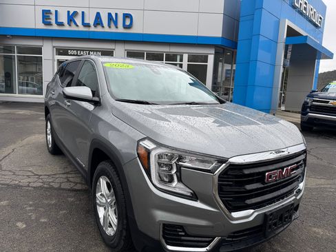 Used 2023 GMC Terrain SLE image 7
