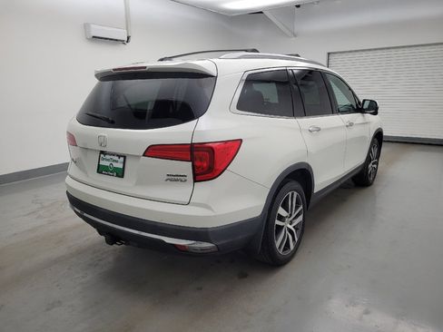 Used 2018 Honda Pilot Touring image 9
