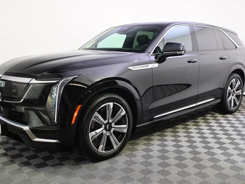 New 2025 Cadillac Escalade IQ Luxury 2 AWD/4WD image 2