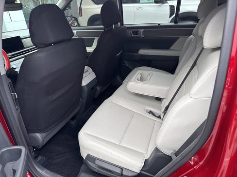 Used 2024 Hyundai Santa Fe Limited FWD image 8