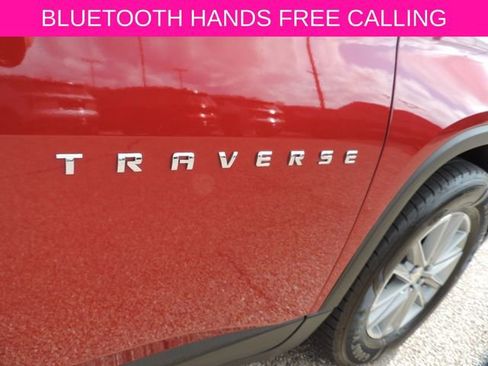 Used 2023 Chevrolet Traverse LT image 11