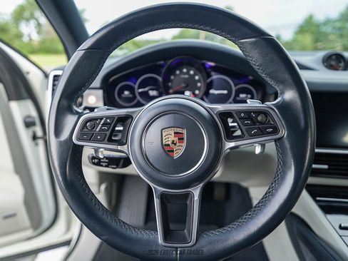 Used 2020 Porsche Cayenne AWD/4WD image 23