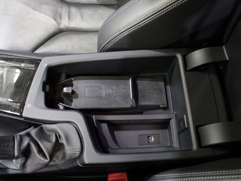 Used 2018 BMW M4 Coupe RWD image 36