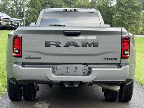 Used 2026 RAM 3500 Big Horn AWD/4WD image 5