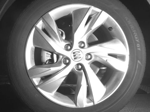 Used 2025 Buick Encore GX Preferred FWD image 15