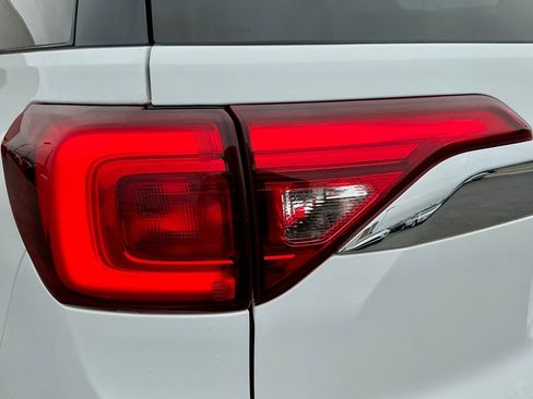 Used 2019 GMC Acadia SLT FWD image 14