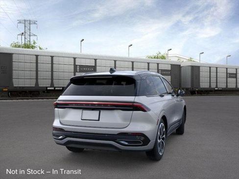 New 2026 Lincoln Nautilus Reserve image 8