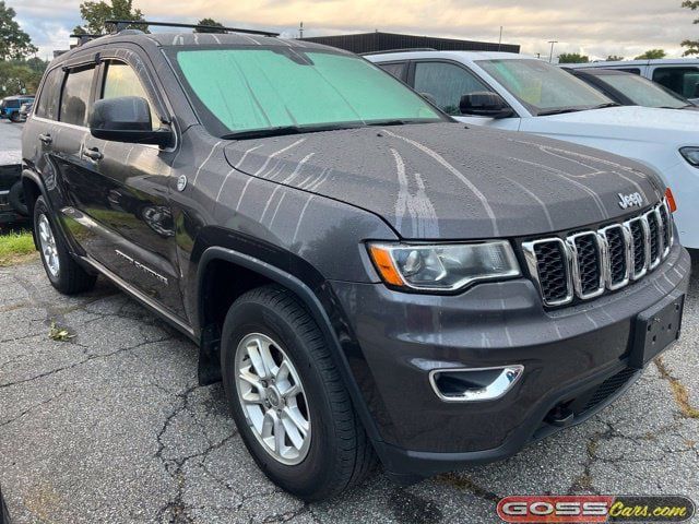 Used 2018 Jeep Grand Cherokee Laredo AWD/4WD image 2