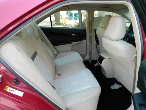 Used 2012 Toyota Camry LE FWD image 22