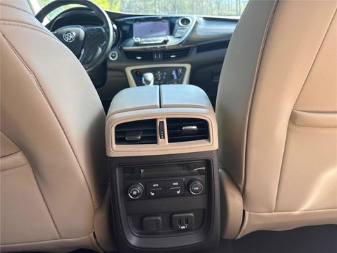 Used 2020 Buick Envision Essence image 30