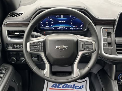 Certified 2023 Chevrolet Tahoe Z71 w/ Luxury Package AWD/4WD image 6