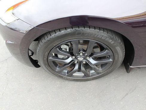 Used 2015 Nissan 370Z Coupe RWD image 11