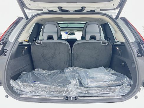 New 2026 Volvo XC90 B6 Plus w/ Protection Package image 27