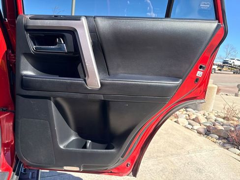 Used 2022 Toyota 4Runner SR5 Premium AWD/4WD image 27