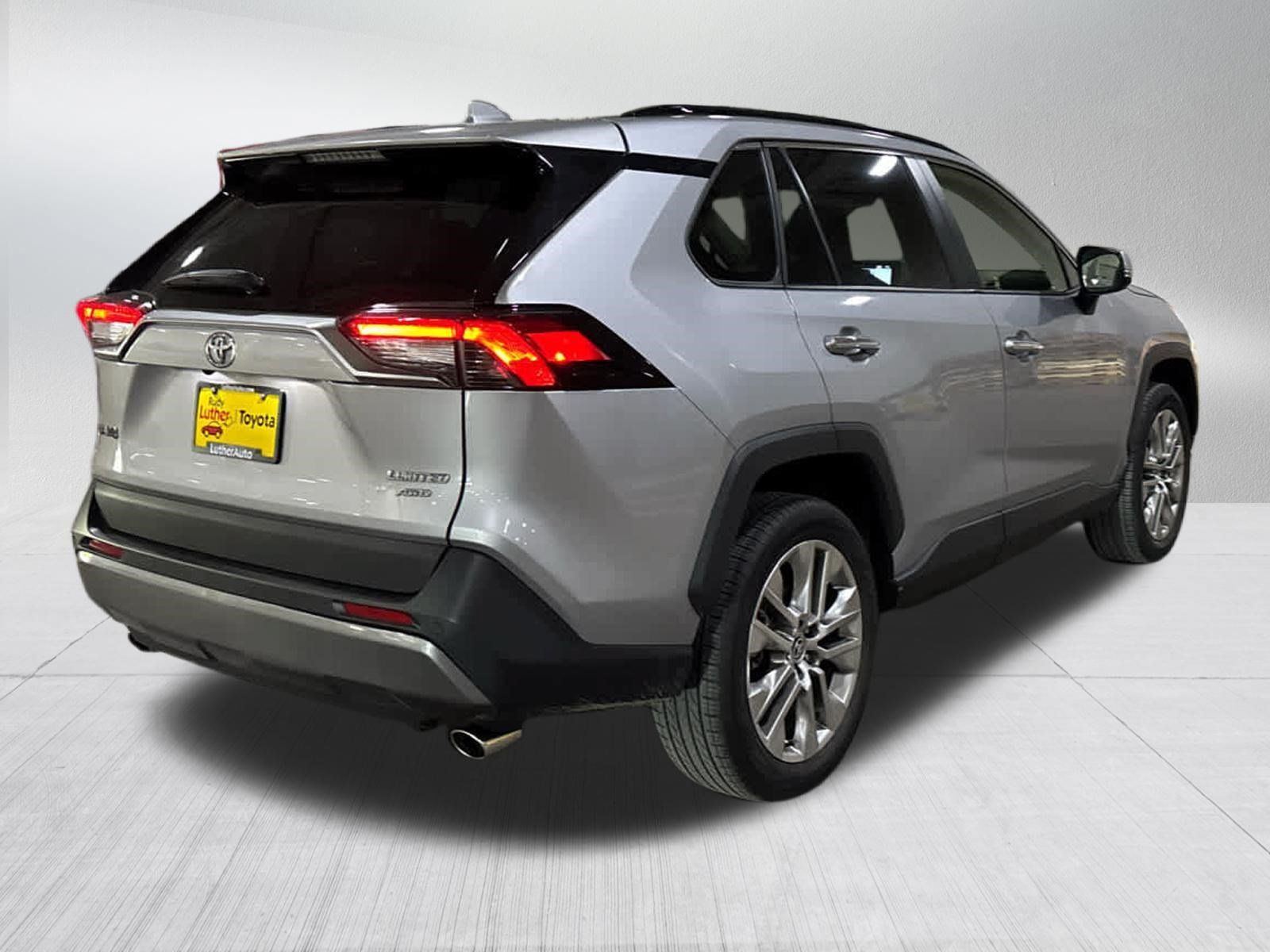 Certified 2021 Toyota RAV4 Limited AWD/4WD image 6