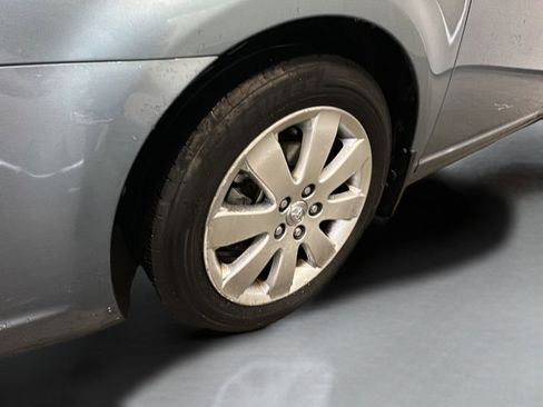 Used 2006 Toyota Avalon XLS image 4