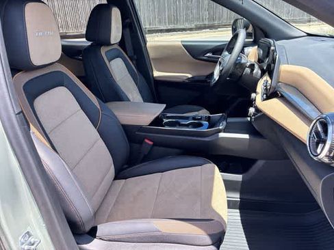 Used 2026 Chevrolet Equinox ACTIV w/ Convenience Package III FWD image 22