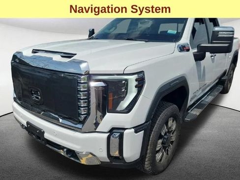 Used 2024 GMC Sierra 2500 Denali w/ Denali Reserve Package AWD/4WD image 4