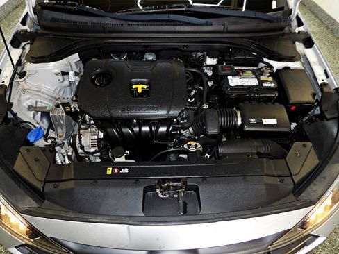 Used 2019 Hyundai Elantra SE FWD image 20