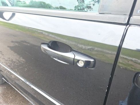 Used 2014 Dodge Grand Caravan SXT FWD image 16