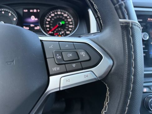 Used 2021 Volkswagen Atlas Cross Sport SE w/ Panoramic Sunroof Package AWD/4WD image 16