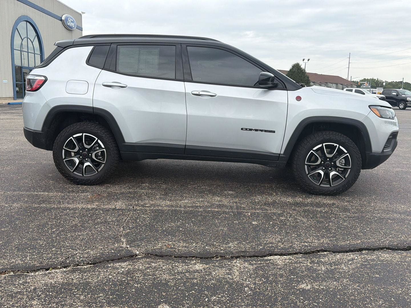 Used 2026 Jeep Compass Trailhawk AWD/4WD image 4