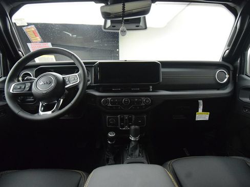 New 2026 Jeep Wrangler Unlimited Sahara AWD/4WD image 37