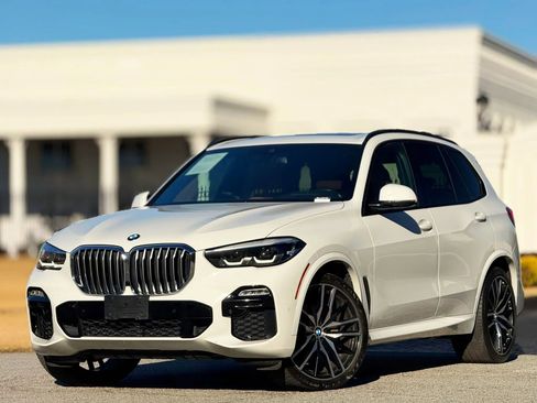 Used 2019 BMW X5 xDrive40i w/ M Sport Package image 2