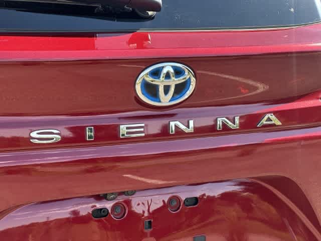 Used 2023 Toyota Sienna Platinum AWD/4WD image 29