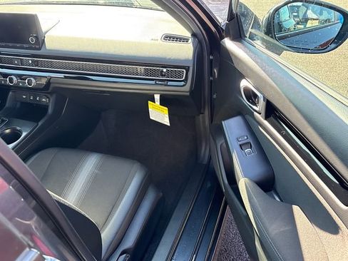 Certified 2025 Honda Civic Sport image 22