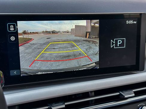 Used 2025 Hyundai Tucson SE image 17