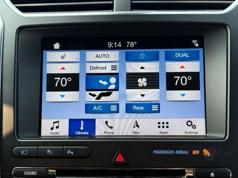 Used 2018 Ford Explorer Platinum AWD/4WD image 29