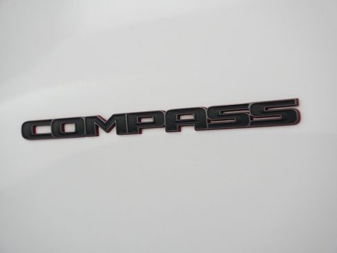 Used 2022 Jeep Compass Trailhawk w/ Trailhawk Elite Group AWD/4WD image 5