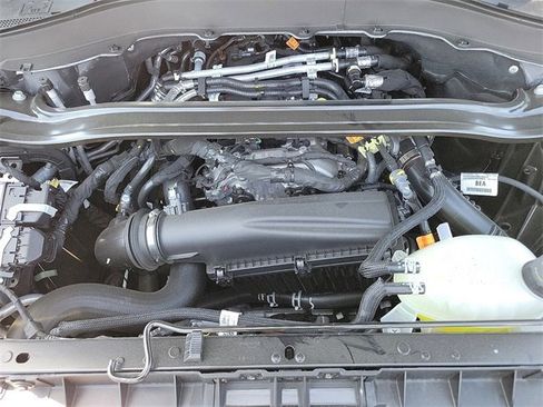 Used 2025 Ford Explorer ST-Line image 22