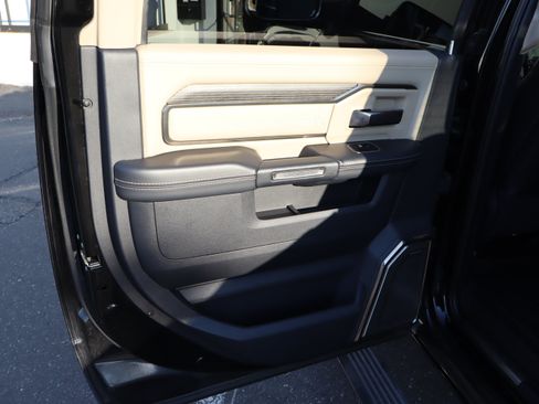 Used 2021 RAM 2500 Limited AWD/4WD image 33