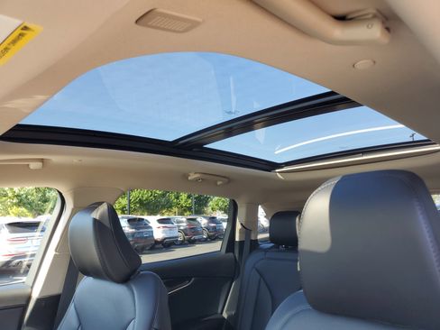 Certified 2023 Lincoln Nautilus Reserve image 11