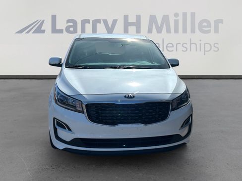 Used 2021 Kia Sedona LX image 9