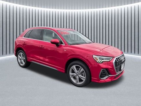 Used 2020 Audi Q3 2.0T Premium Plus w/ Premium Plus Package AWD/4WD image 1