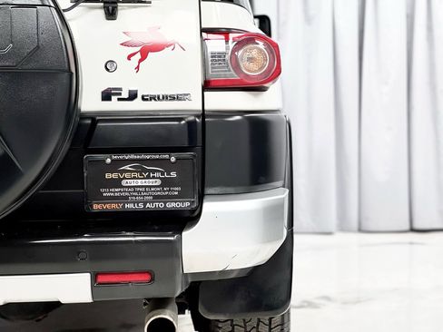 Used 2014 Toyota FJ Cruiser 4WD image 15