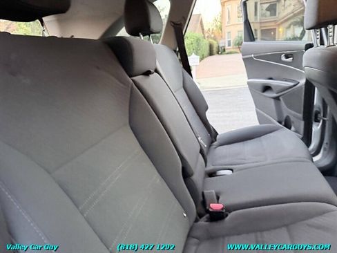 Used 2019 Kia Sorento L image 24