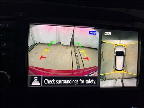 Used 2018 Nissan Rogue SV w/ Premium Package image 20