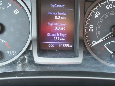 Used 2018 Toyota Tacoma TRD Off-Road image 28