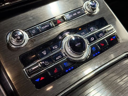 Used 2021 Lincoln Nautilus Reserve image 33