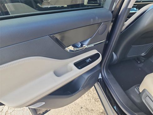 New 2026 Lincoln Corsair Premiere image 20