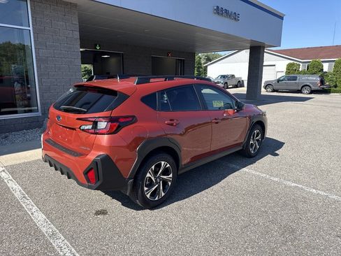 Used 2024 Subaru Crosstrek 2.0i Premium AWD/4WD image 3